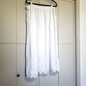 Vintage Dressed In White Maxi Skirt with Lace Trim XL